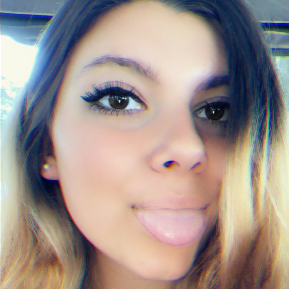 Meet your Posher, Michayla